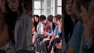 Our social butterfly Taehyung ✨💕