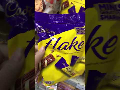 CADBURY FLAKE CHOCOLATE BAR #shorts #short #cadbury #flake #flakes #cadburychocolate #chocolate #bar
