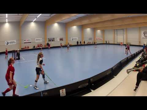 2.10.2019 FC Tuusula B-tytöt - Tiikerit C-tytöt - erä 1/3 Tuusulan salibandyhalli