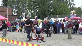preview picture of video 'Ockelbo Showlifting 2014 Strongwoman Farmers walk (Medley)'