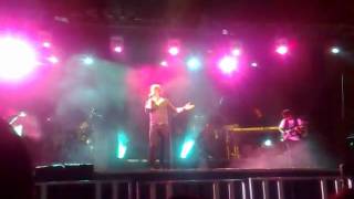 En nuestro aniversario Carlos Baute