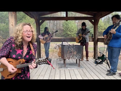 Amy Helm - Runner Up: Best Shelter in Place Session 2021