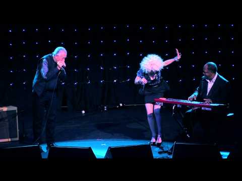 Shattered Dreams - Cyndi Lauper Live w/ charlie musselwhite