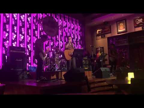 Shallow - Lady Gaga & Bradley Copper (Cover By Nashrin & Pila)