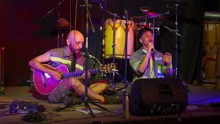 Flor de Lino por Valen Bonetto y Lautaro Matute