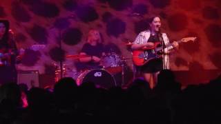 Hinds live "Warts" @ Coachella Sonora Stage April 16, 2017