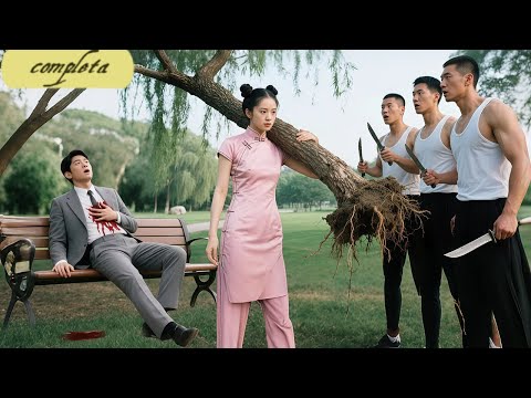 ¡Chica mágica súper fuerte arranca árbol para salvar un hombre! ¡sin saber es CEO enamorado de ella!