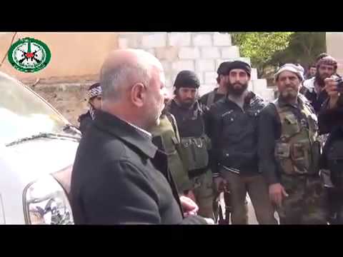 قائد لواء عامود حوران يوجه كلمة للعناصر قبل بدء اقتحام كتيبة التسليح في بصر الحرير في ريف درعا