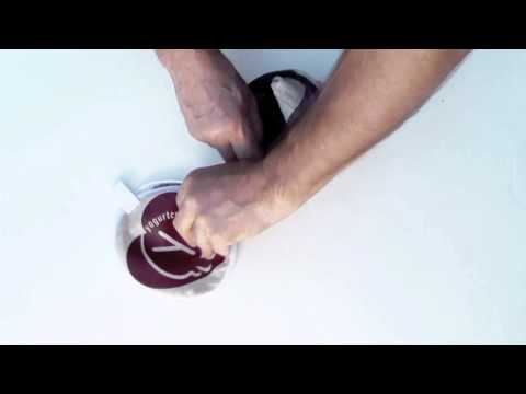 Шляпа от Yogurt Creative Group превращается в...