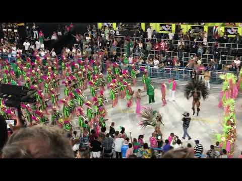 Apresentação da bateria da Lins Imperial no setor 6 - Carnaval 2022