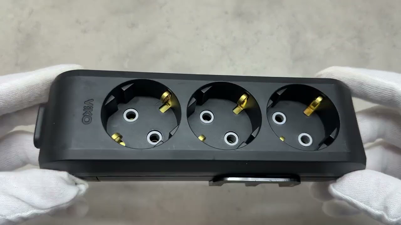 Колодка VIKO 3 входи із заземленням чорна Multi-Let 90134300