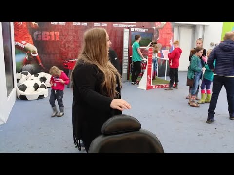 Owain Tag yn Y Salon - Eisteddfod 2017