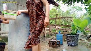 Download lagu gadis tetangga yang cantik mandi diluar hanya mengunakan sarung mp3