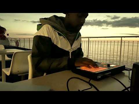 Pidib Silvaa Maschine Mikro Session on a Boat - From North to South