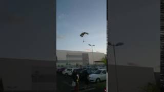 faze tari faza parasutist ghinionist