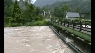 preview picture of video 'Hochwasser Hieflau 2009 2'