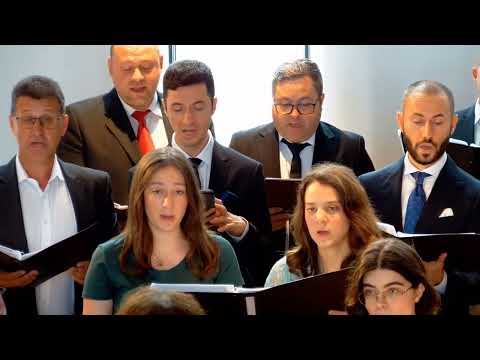 Sub privirea Tatălui Ceresc -Corul Akord | Comunit Labirint Dirijor Alina Negoşanu Pian Robert Adam