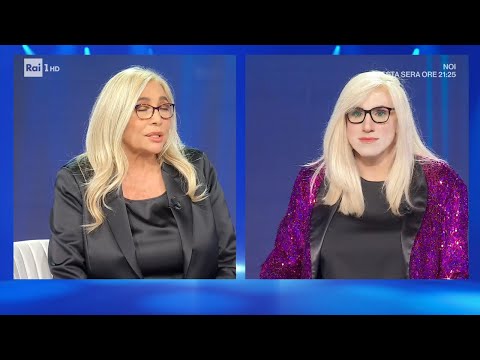 Vincenzo De Lucia (nei panni di Mara Venier) e Mara Venier - Domenica In 27/03/2022