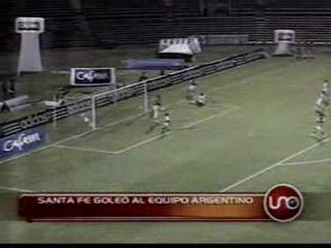 Santa Fe 3 - Huracán 0 en la Copa Cafam