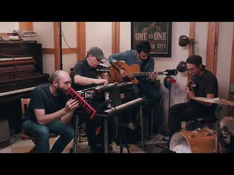 Scary Poppins - Scary Pockets feat. Larry Goldings (SCARY GOLDINGS)