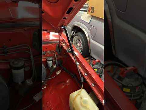 Rohde Fab Hood Strut Kit Installed on the B2K!