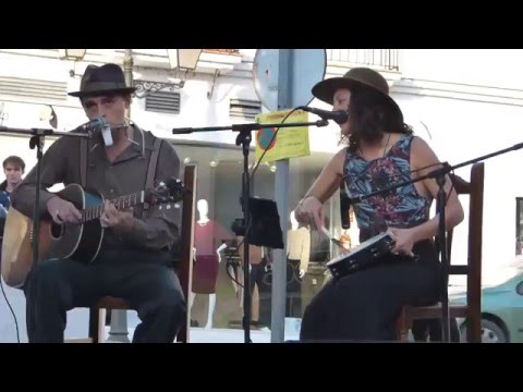 Felix Slim y Mayteana Morales en Arcos de la Fra.