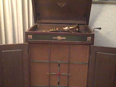 RUSSO AND FIORITO - I WANNA GO WHERE YOU GO - ROARING 20'S VICTROLA.MP4