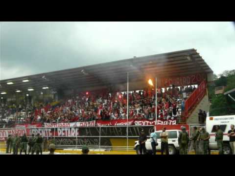 "La Barra Del Caracas FC en Valera" Barra: Los Demonios Rojos &bull; Club: Caracas