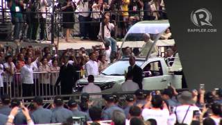 Crowds outside MOA cheer for Pope Francis