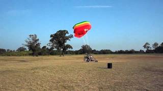 preview picture of video 'Danal - Powered Parachute Landing at SRC 2010'