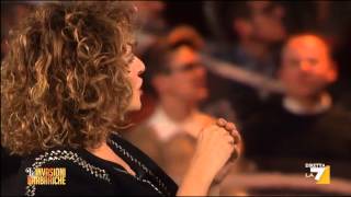 Daria, Valeria Golino e Fabio Volo cantano "Telefonami tra vent'anni" di Lucio Dalla