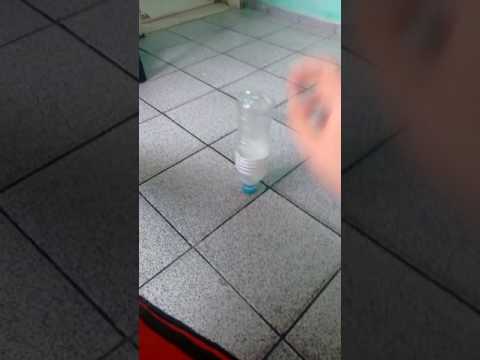 Water Bottle Flip invertido