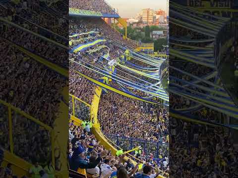 "SOS LO MÁS GRANDE DE LA ARGENTINA" Barra: La 12 &bull; Club: Boca Juniors