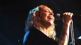 Agua De Annique - 16 - Laugh It Out (live at the Melkweg, 20 November 2010)