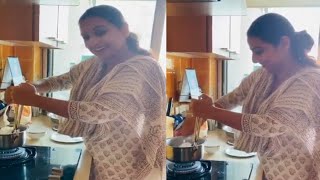Vidya balan fist time cooking at home (hena khan cooking,viral vidz)