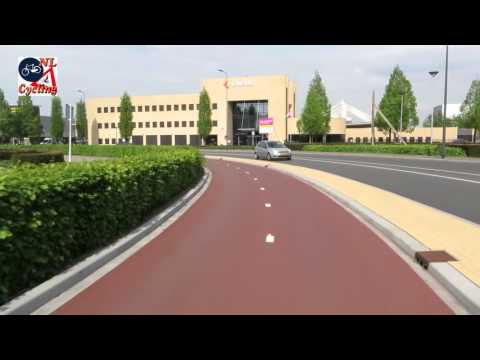 Bi-directional cycleway on Reitscheweg, 's-Hertogenbosch NL (1)