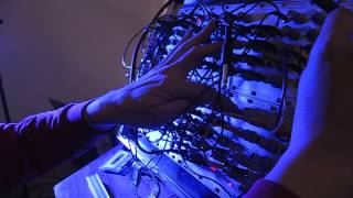 preview picture of video 'Rammelfest 8.nat @ Flipside, G. Moissonnier, A-100 modulaire synthesizer'