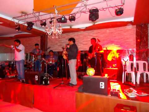 LOS HUAYNAS DEL PERU "TE SIGO AMANDO"