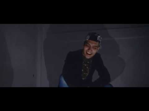 SWEET HAHAS -  Viviendo una mentira