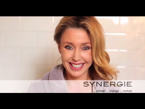 download lagu mp3 mp4 Synergie Lipstick, download lagu Synergie Lipstick gratis, unduh video klip Synergie Lipstick