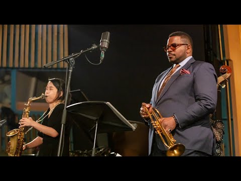 Hiromi, Erena Terakubo, Jeremy Pelt: "Ue o Muite Arukō" (上を向いて歩こう) | International Jazz Day 2022