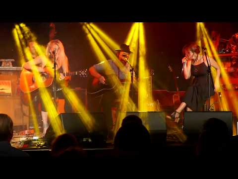 Fisherman's Daughter - The Waifs - Live - Freo.Social - 5 June 2019