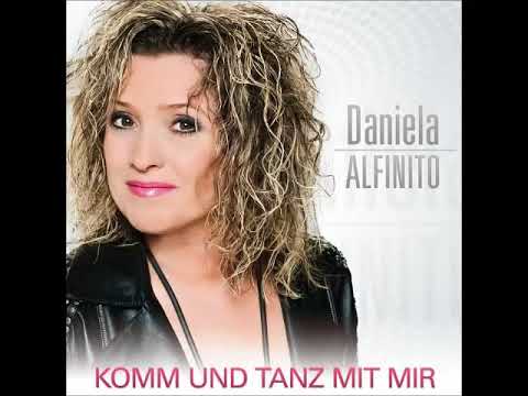 Daniela Alfinito - Spieglein Spieglein an der Wand