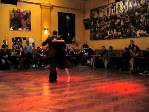  Frank Obregón  and  Jenny Gil  are  dancing  to  the  tango  "  Tormenta  "  by  Carlos di Sarli