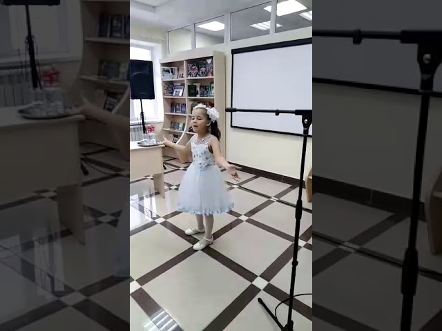 Зилия Әскарова "Болында" шигырен укый