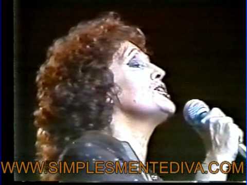 VOU DAR DE BEBER À DOR (Mariquinhas) - AMÁLIA AO VIVO - BRASIL 1979 (TV TUPI)