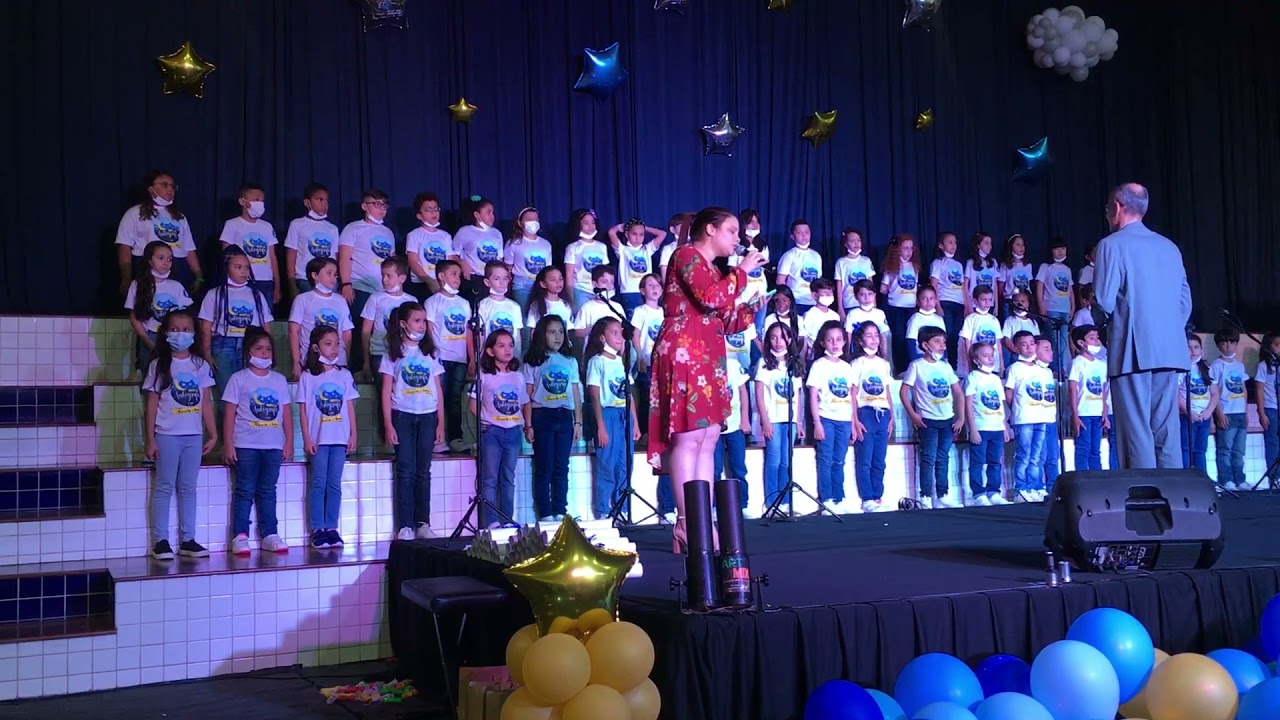 Dim Dom , os sinos tocam em Belém.