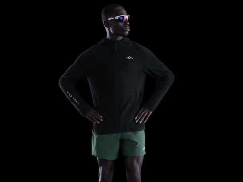 Urmăriți videoclipul