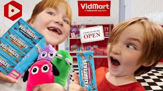 NiKO & ADLEY found FREE FEASTABLES!! We made Surprise Giveaways for Vidmart Creators at Vidsummit
