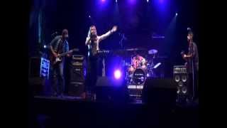 Miss Drey chante "hit me with your best shot" (version HD) juin 2015.